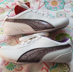 Puma Girls White Drewberry Sneakers NWT